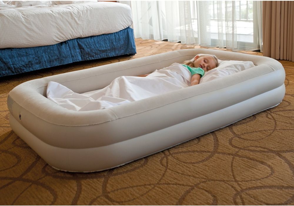 Матрас детский надувной односпальный с ручным насосом 107х168х25см Intex 66810